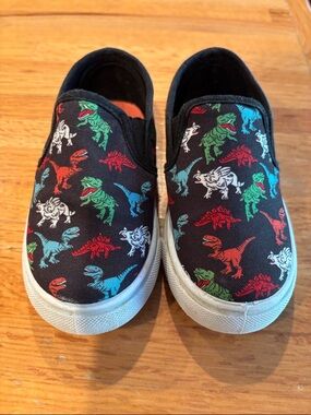 Kids Dino sneakers